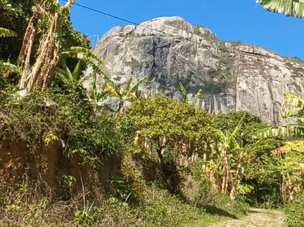 Foto da pedra de itacoatiara em Itapipoca Ceará