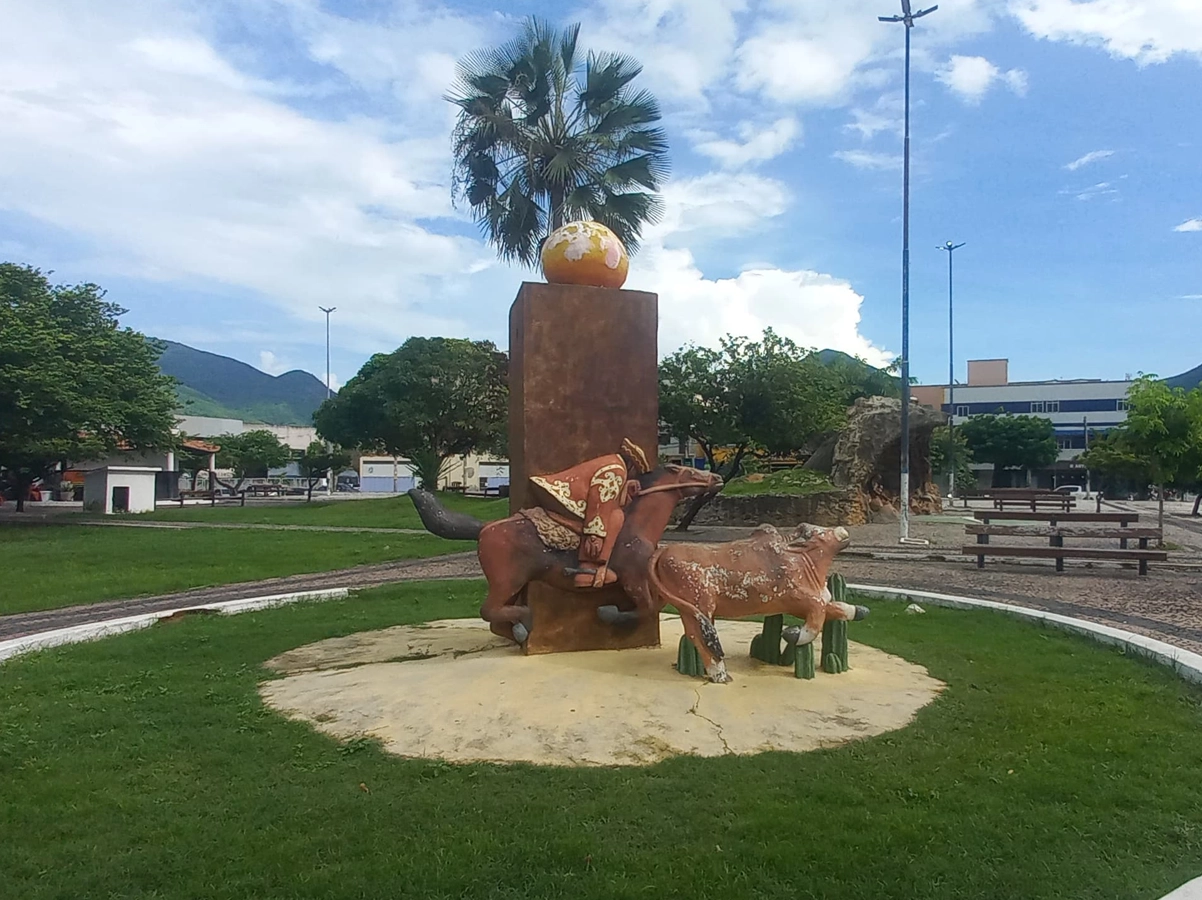 Foto da praça dos 3 climas em Itapipoca Ceará